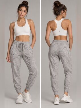 Lululemon Warm Down Jogger Size 8 Grey Crackle Print Sweatpants Athleisure